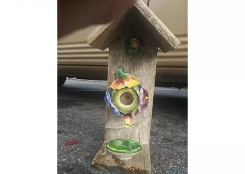 Tea Pot birdhouses w/feeder